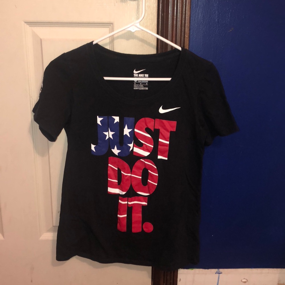 Nike T-shirt